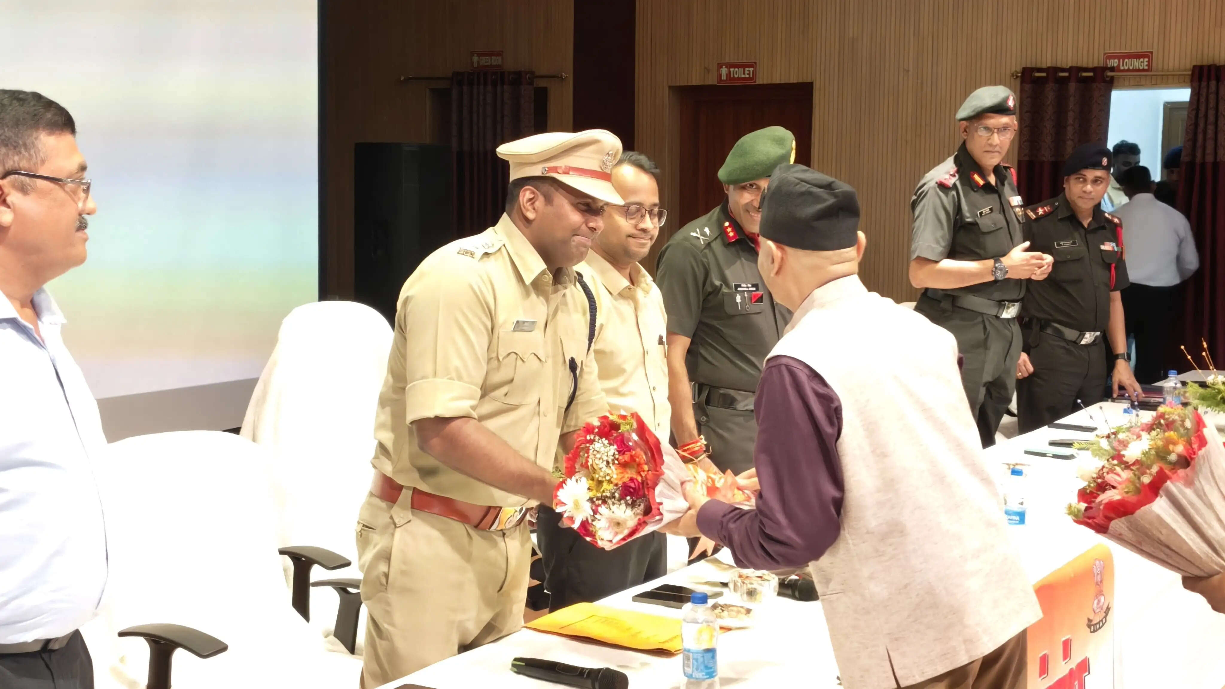 सारण में शौर्य संबंध कार्यक्रम का हुआ आयोजन सैनिकों व आश्रितों का हुआ सम्मान