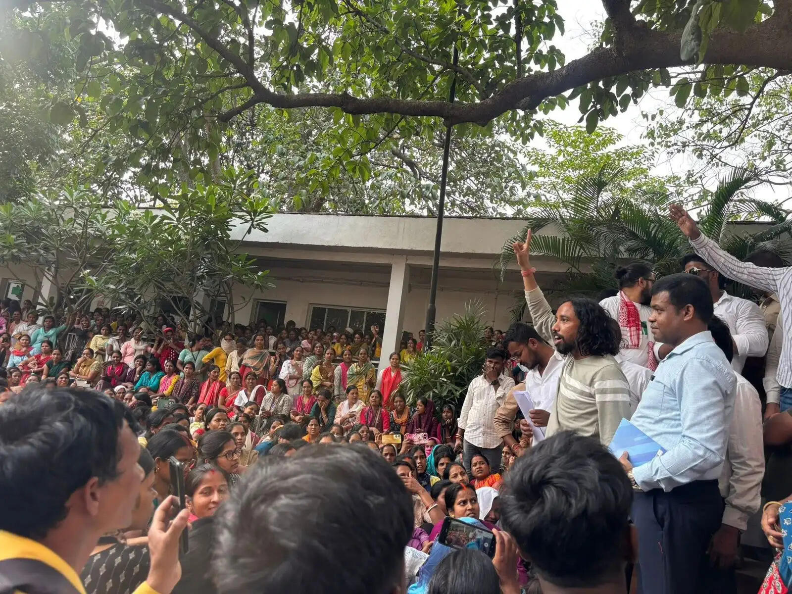 मजदूरों के साथ हो रहे शोषण और अन्याय बर्दाश्त नहीं : देवेन्द्र