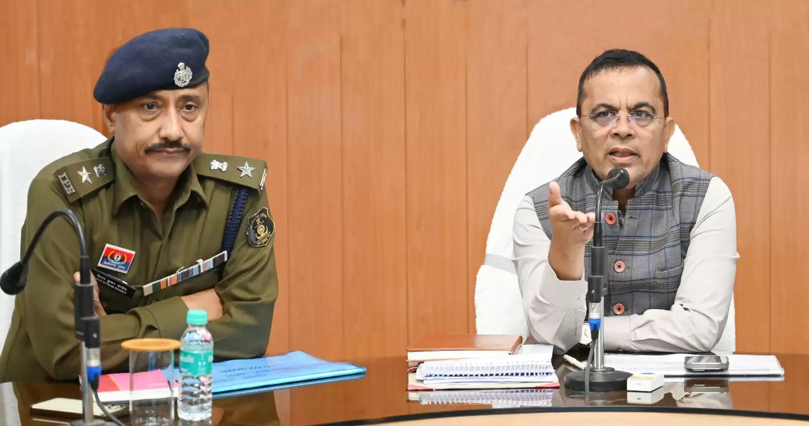 कलेक्टर-एसपी ने होली पर्व शांति एवं सौहार्द्र के साथ मनाने अपील की