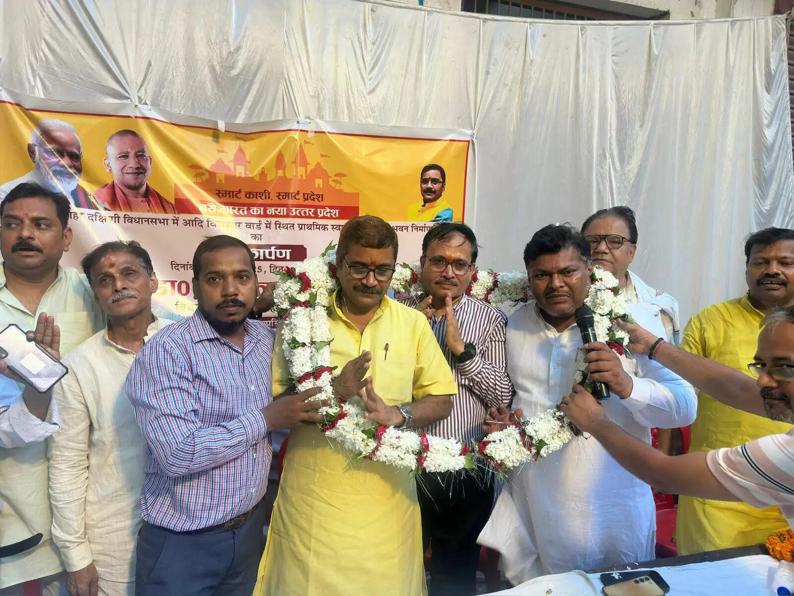 बूचड़खाना पर बना प्राइमरी हेल्थ सेंटर, विधायक नीलकंठ तिवारी ने किया लोकार्पण