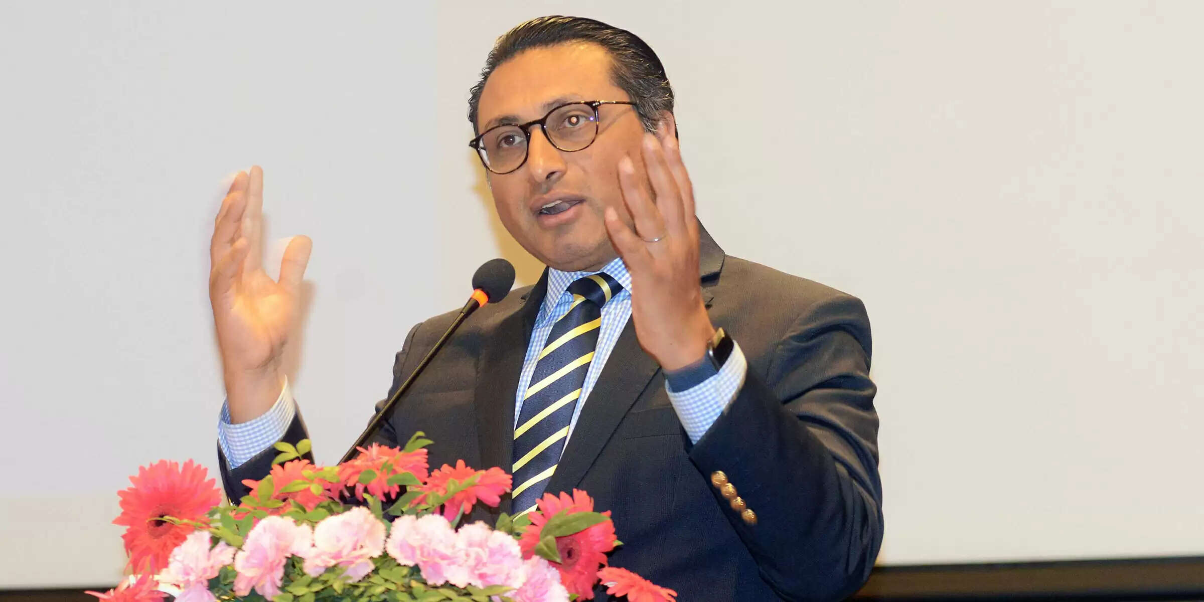 नेपाल के वित्त मंत्री की प्रवासियों से अपील, देश के विकास के लिए करें निवेश