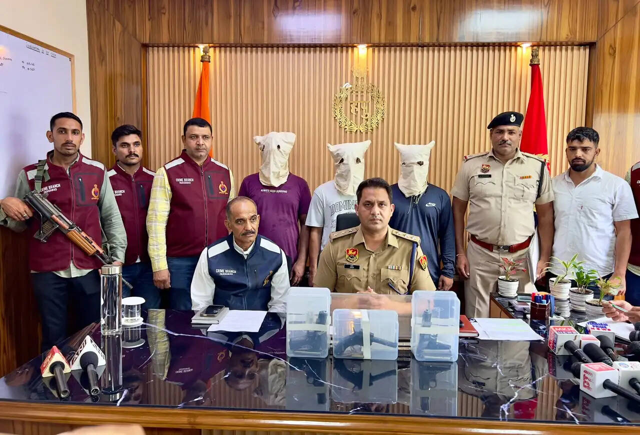 फरीदाबाद : हमले का बदला लेने के लिए बनाई गैंग, हथियारों सहित गिरफ्तार