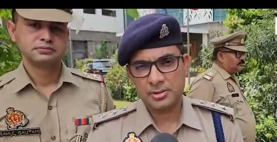 अग्नि सुरक्षा संबंधित खामियां पाए जाने पर पांच होटल को फायर विभाग ने दिया नोटिस