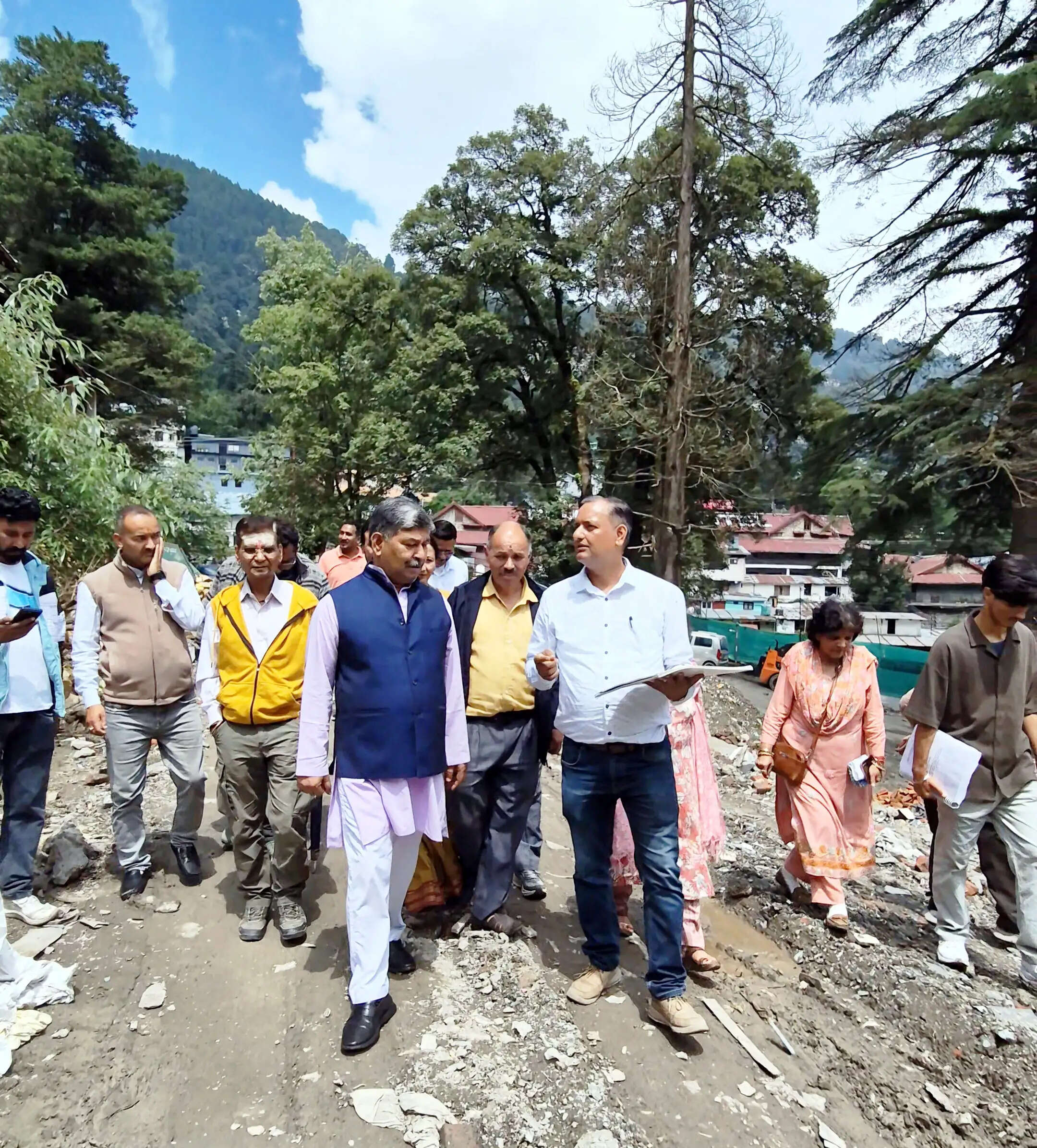 मेट्रोपोल वाहन पार्किंग में बन रही आठ सऔ वाहनों की पार्किंग