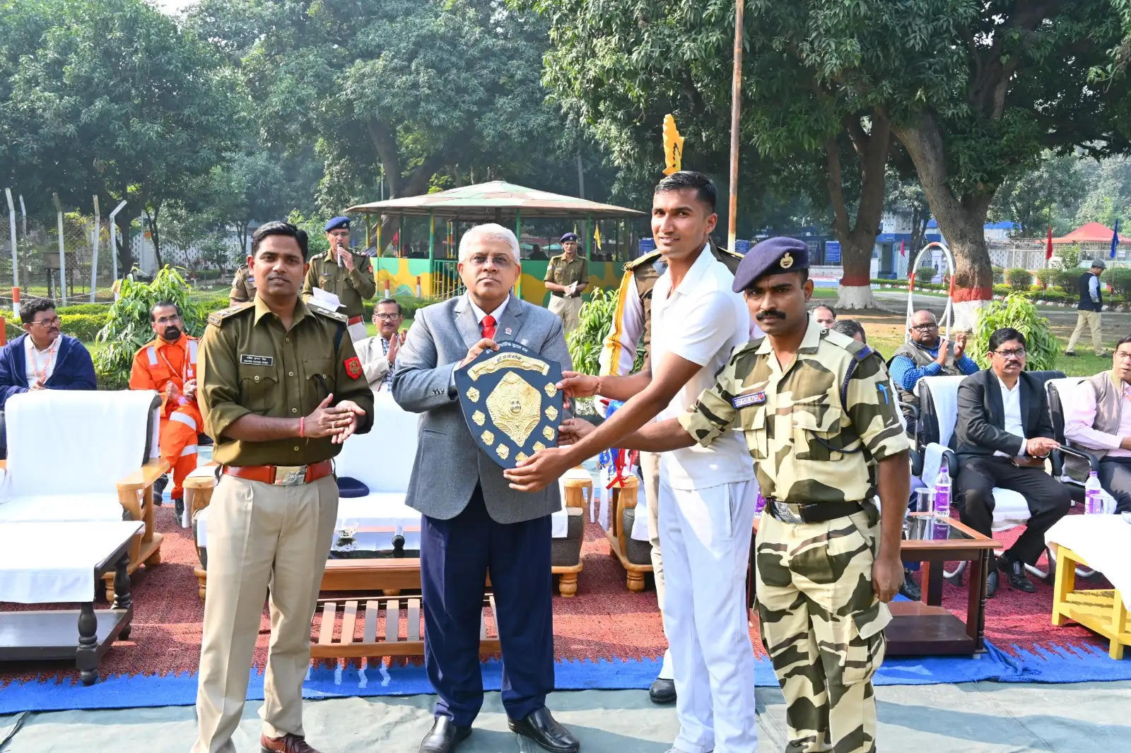 बरौनी रिफाइनरी में सुरक्षा सप्ताह के तहत सीआईएसएफ ने आयोजित किया रस्साकसी गेम