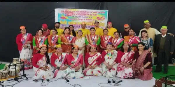 ‘खोलो किवाड़ चलो मठ भीतर’ से गूंजा एम्फीथियेटर