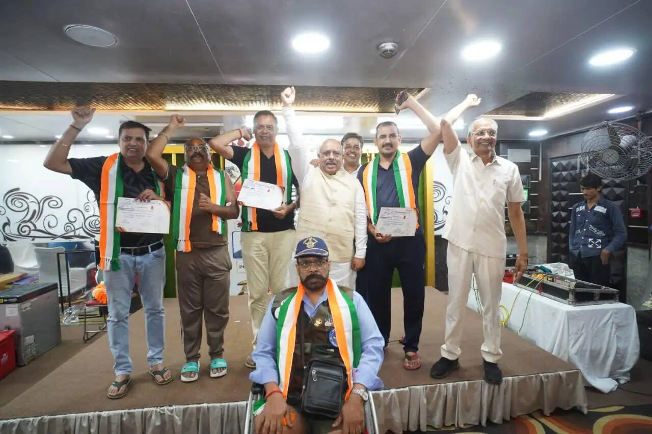 कारगिल दिवस पर रक्तदान शिविर का आयोजन, विजेन्द्र गुप्ता ने प्रदान प्रमाण पत्र