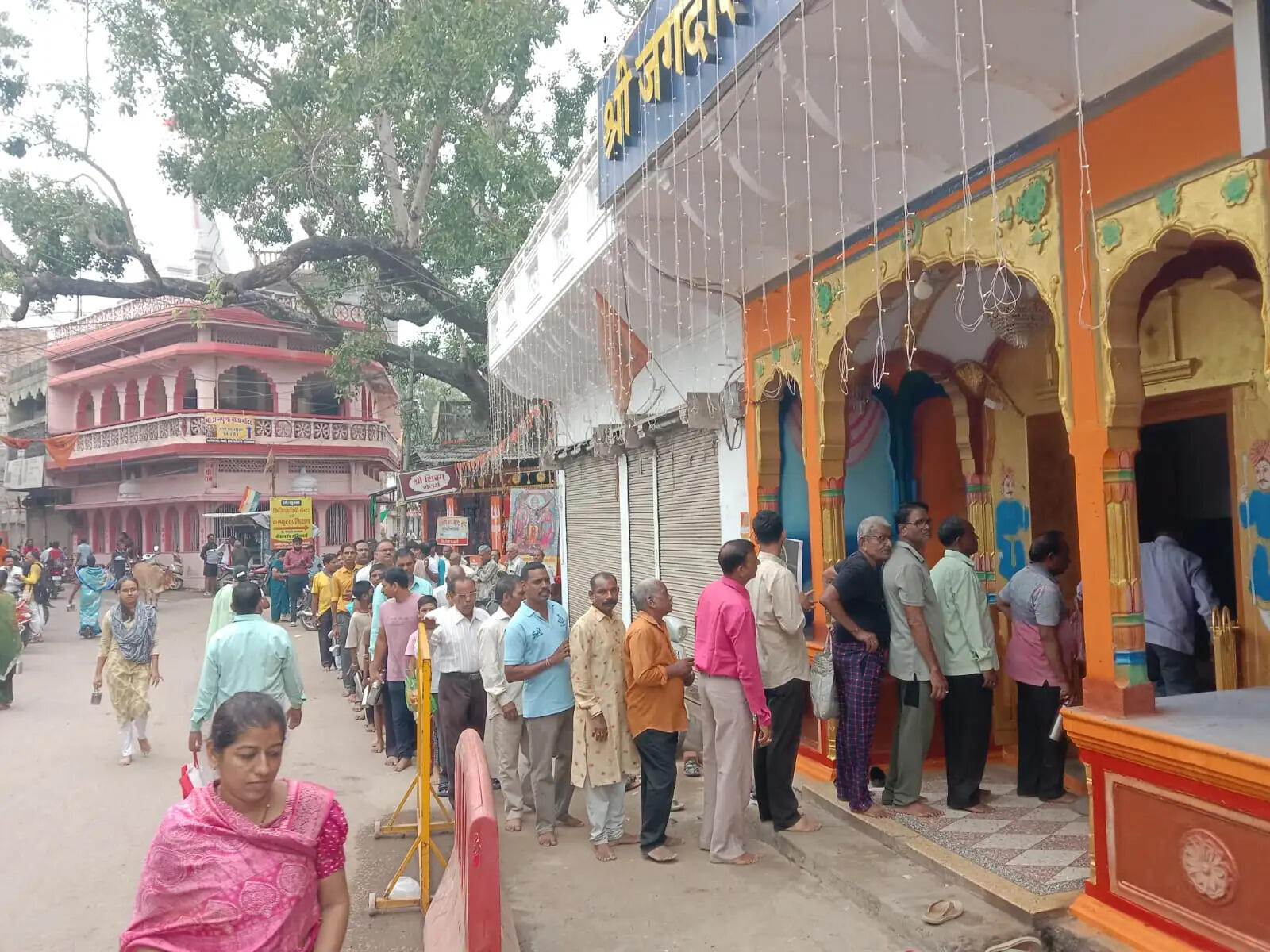 रथयात्रा महोत्सव:महाप्रभु के काढ़ा प्रसाद के लिए उमड़ा श्रद्धालुओं का सैलाब