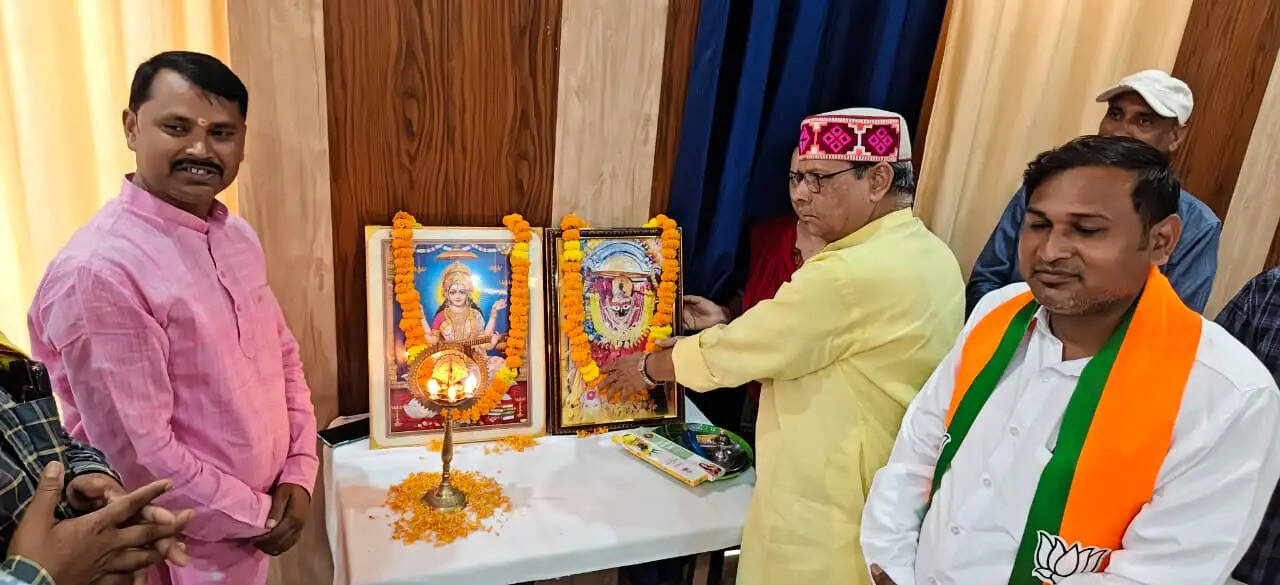 माेदी सरकार के 12 सालाें के विकास कार्याें को घर-घर पहुंचाए कार्यकर्ता : सोहनलाल श्रीमाली