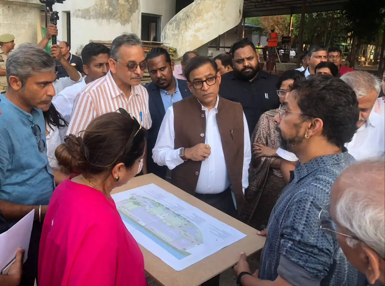 विश्वस्तरीय पर्यटन केंद्र के रूप में विकसित होगी लखनऊ की छतर मंजिल
