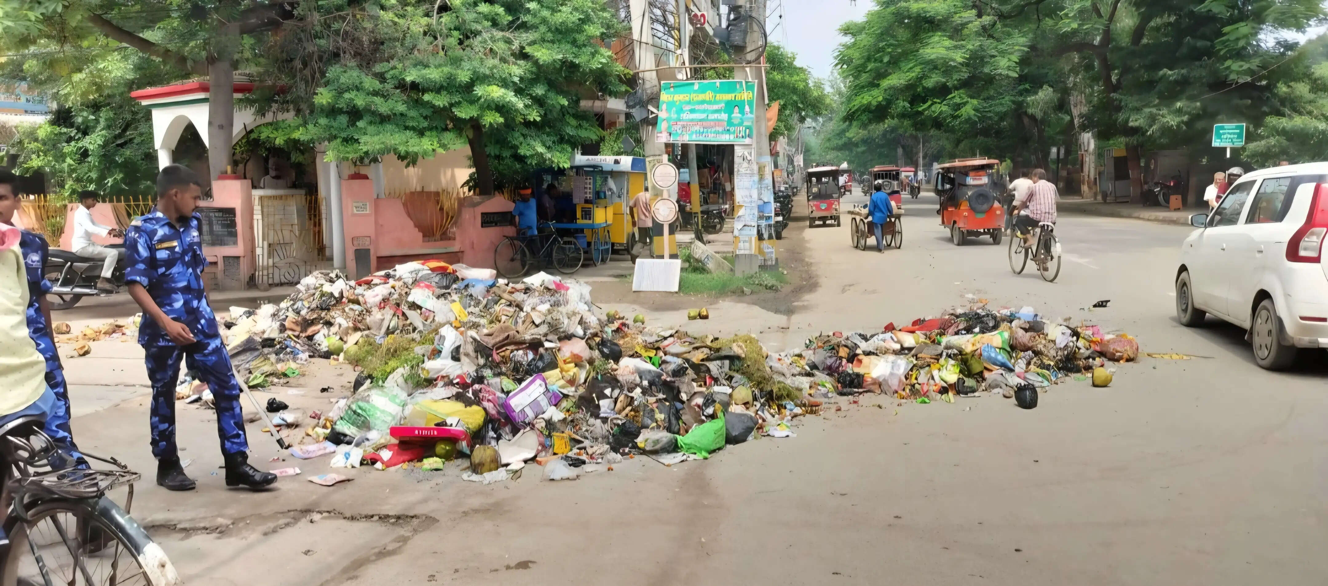 छपरा में छठे दिन भी सफाईकर्मियों की हड़ताल जारी महामारी का खतरा बढ़ा
