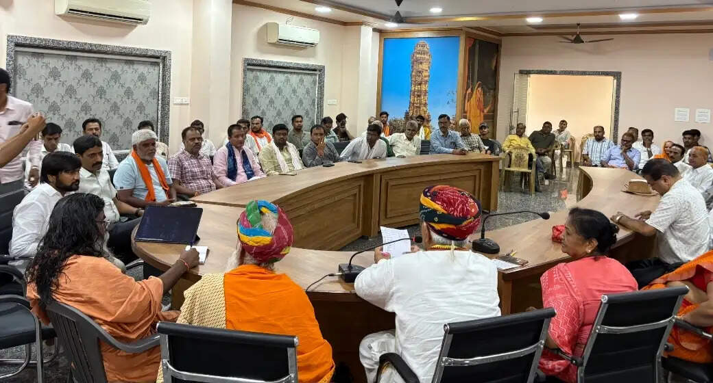 चित्तौड़गढ़ में 'गो सम्मान आह्वान अभियान' की जिला स्तरीय बैठक सम्पन्न