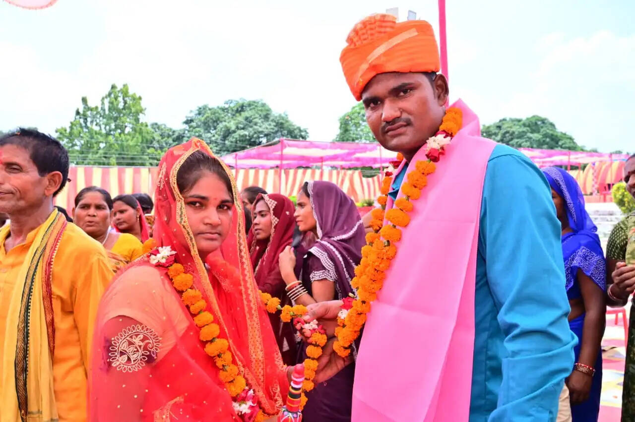 बलरामपुर में 67 जोड़ों का विवाह संपन्न