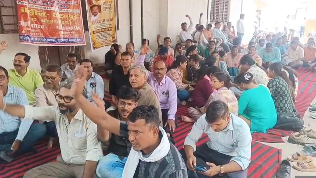 लेखपालों का उत्पीड़न बर्दाश्त नहीं होगा, मांगें पूरी होने तक जारी रहेगी हड़ताल : विकास सचान