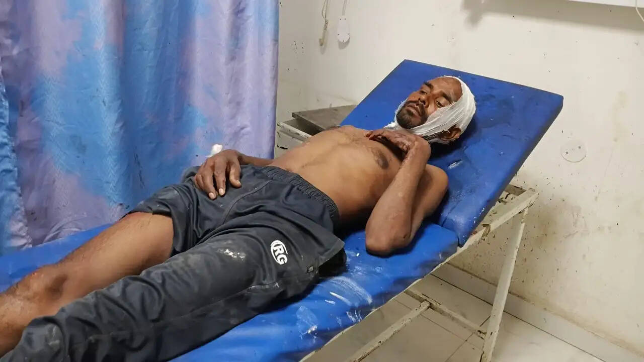 सड़क हादसे में एक की मौत, एक गंभीर घायल