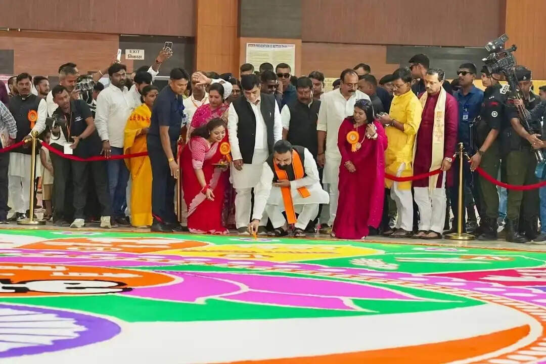 भाजपा की ‘सेवा के रंग, राष्ट्र के संग’ रंगोली कार्यक्रम में शामिल हुए मुख्यमंत्री सम्राट चौधरी