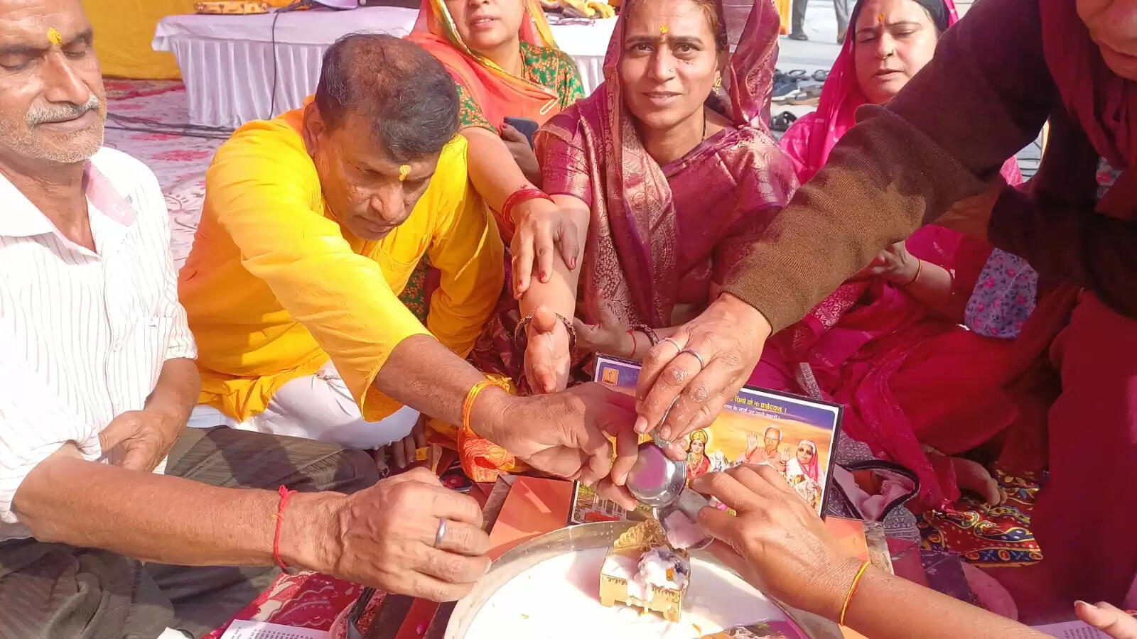 श्री विष्णु गायत्री महायज्ञ में सैकड़ो श्रद्धालुओं ने अर्पित की आहुतियां