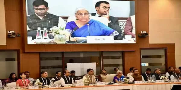 जीएसटी परिषद की 56वीं बैठक में 33 सदस्यों के बीच स्‍लैब में बदलाव पर मंथन जारी