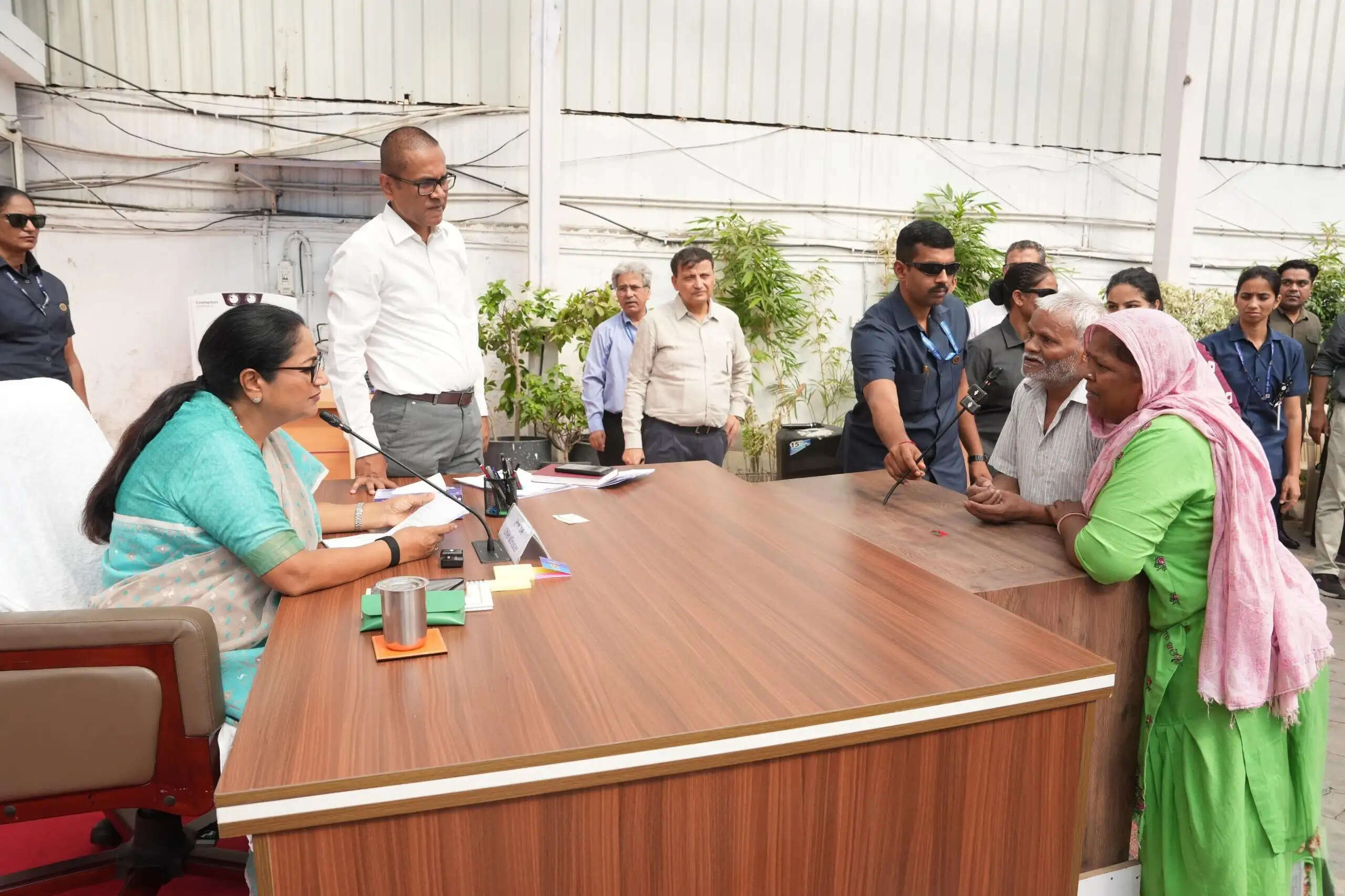 मुख्यमंत्री ने नागरिकों से किया संवाद, समस्याओं के त्वरित निस्तारण के दिए निर्देश