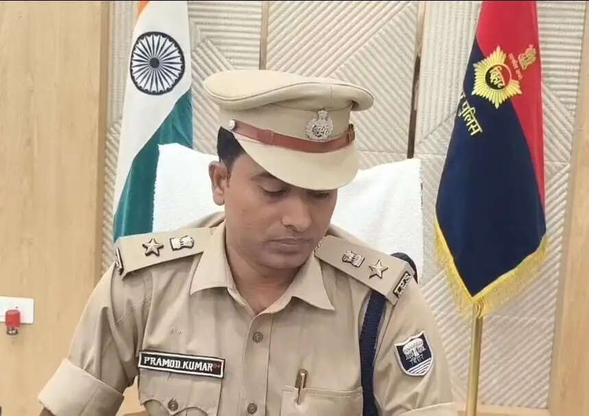 सीआईडी का फर्जी डीएसपी मनोज वर्मा निकला डाकपाल, एसएसपी ने किया खुलासा