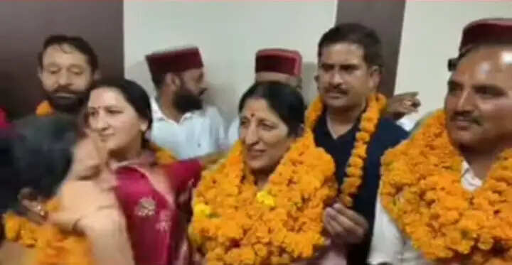 कांग्रेस सरकार के बीच सोलन बीडीसी पर भाजपा का कब्जा, प्रमिला शर्मा अध्यक्ष और गोपाल सिंह उपाध्यक्ष निर्वाचित