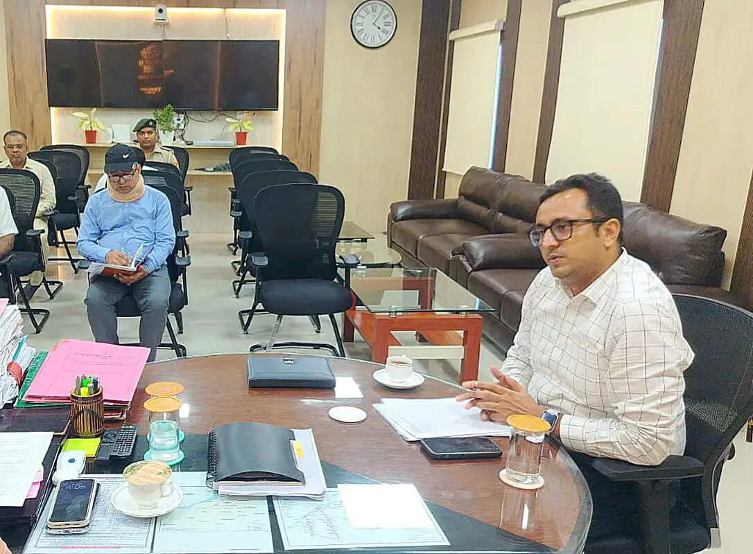 बक्सर में पर्यावरण संरक्षण और आर्द्रभूमि विकास को लेकर डीएम ने दिए अहम निर्देश