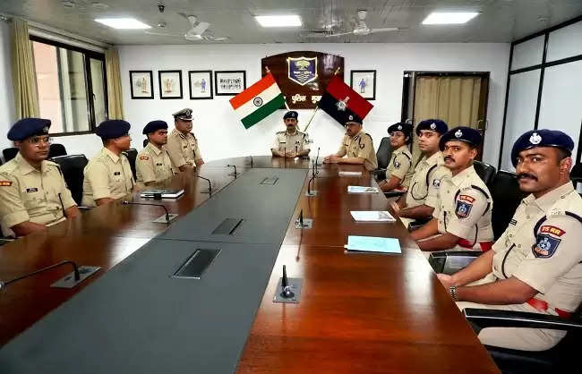 बिहार कैडर के भारतीय पुलिस सेवा के प्रशिक्षु पदाधिकारियों ने डीजीपी शिष्टाचार मुलाकात की