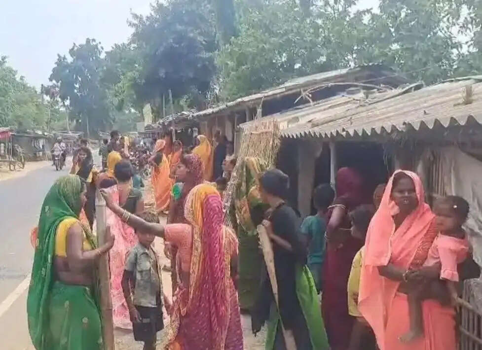 सड़क पार कर रही वृद्ध महिला को तेज रफ्तार बाइक ने मारी टक्कर, मौके पर मौत