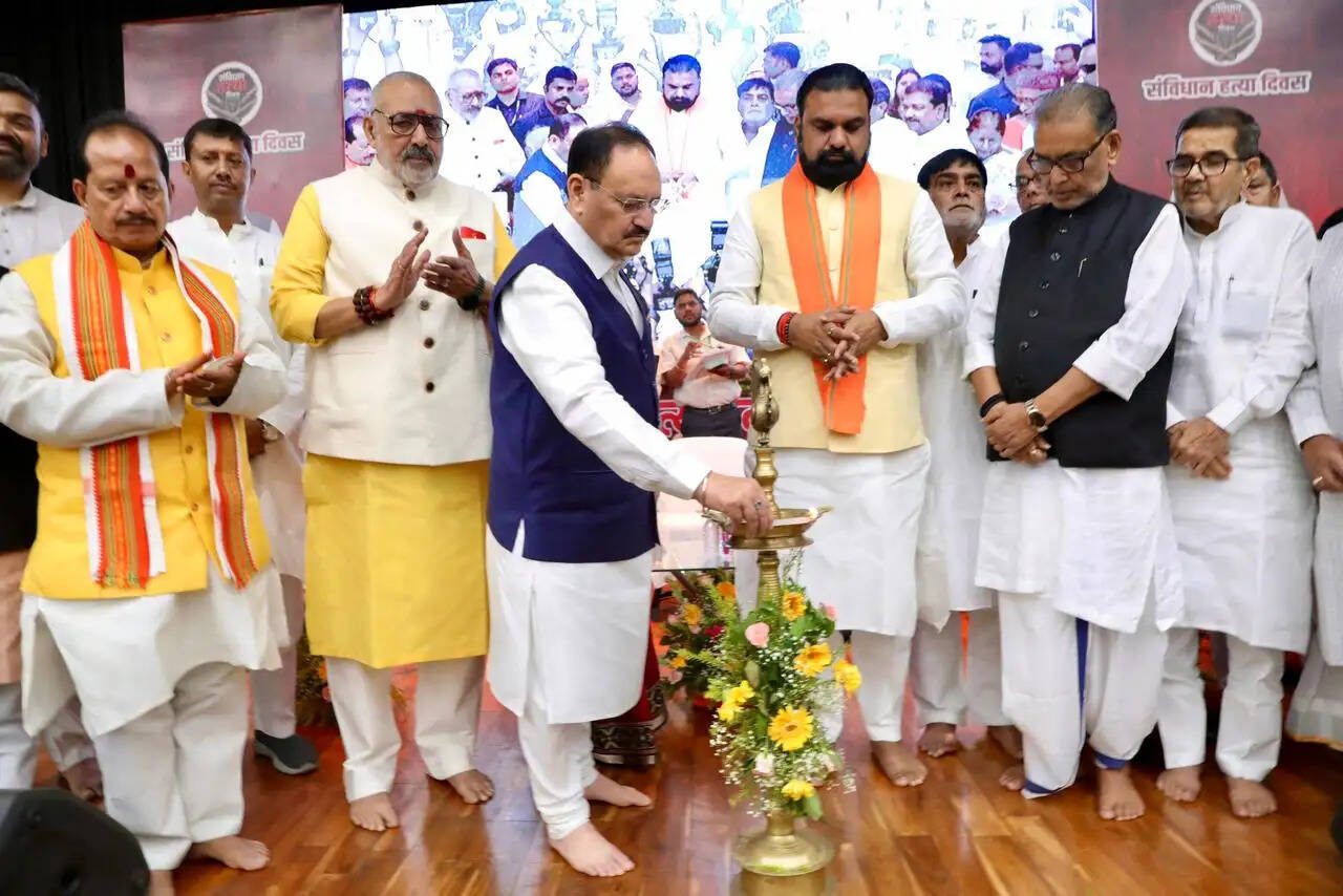 भाजपा का ‘संविधान हत्या दिवस’ कार्यक्रम, जेपी सेनानियों का हुआ सम्मान