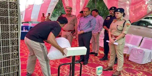 फरीदाबाद पुलिस ने करोड़ों की कीमत के मादक पदार्थ किए नष्ट
