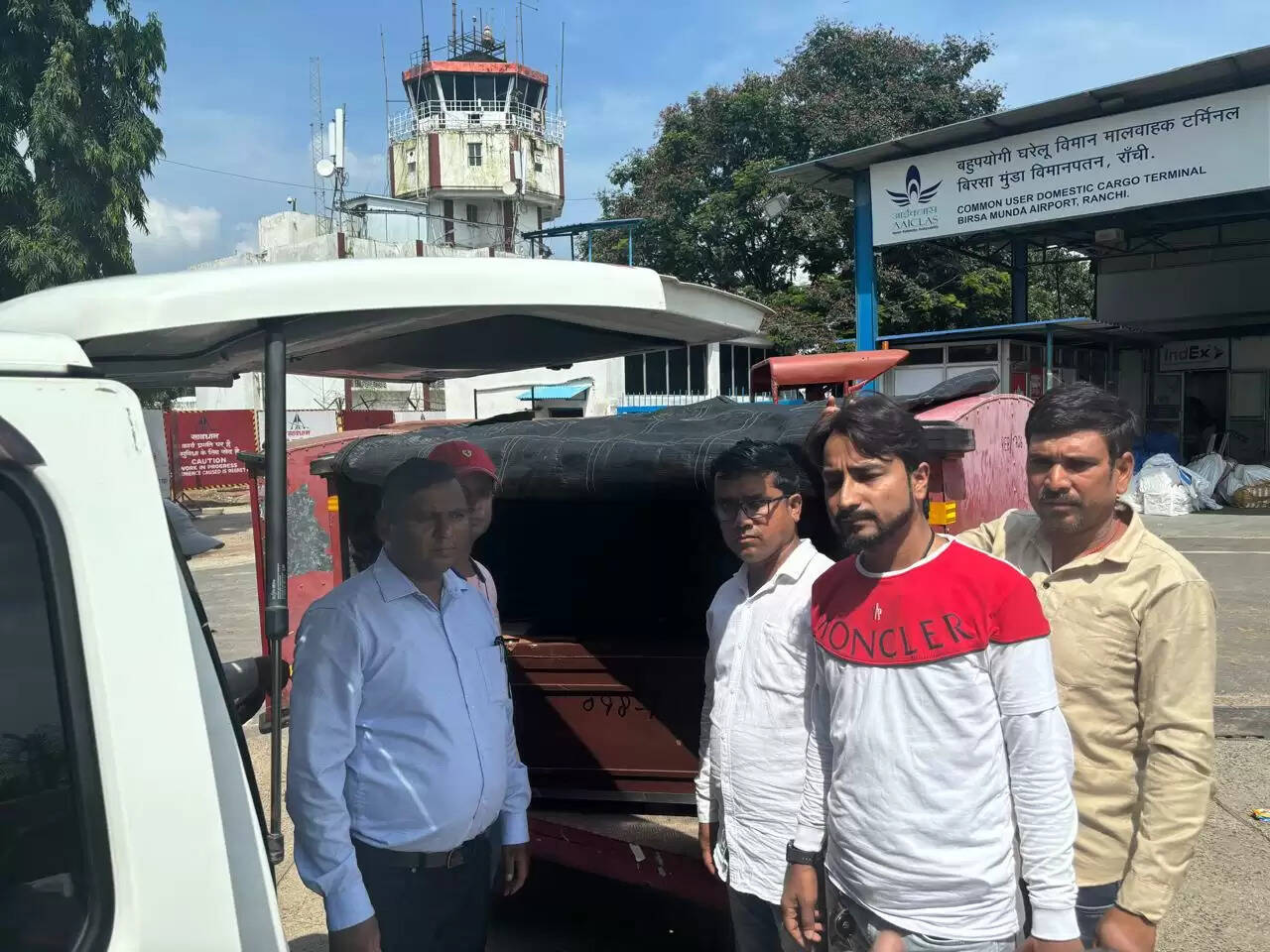 सऊदी अरब से स्वदेश आया धनंजय महतो का पार्थिव शरीर