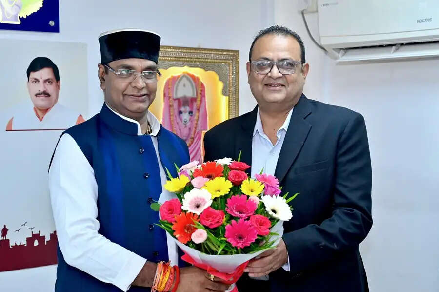 मप्र में एशियन रोइंग चैंपियनशिप की मेजबानी को लेकर मंत्री सारंग से मिला प्रतिनिधिमंडल, सौंपा प्रस्ताव