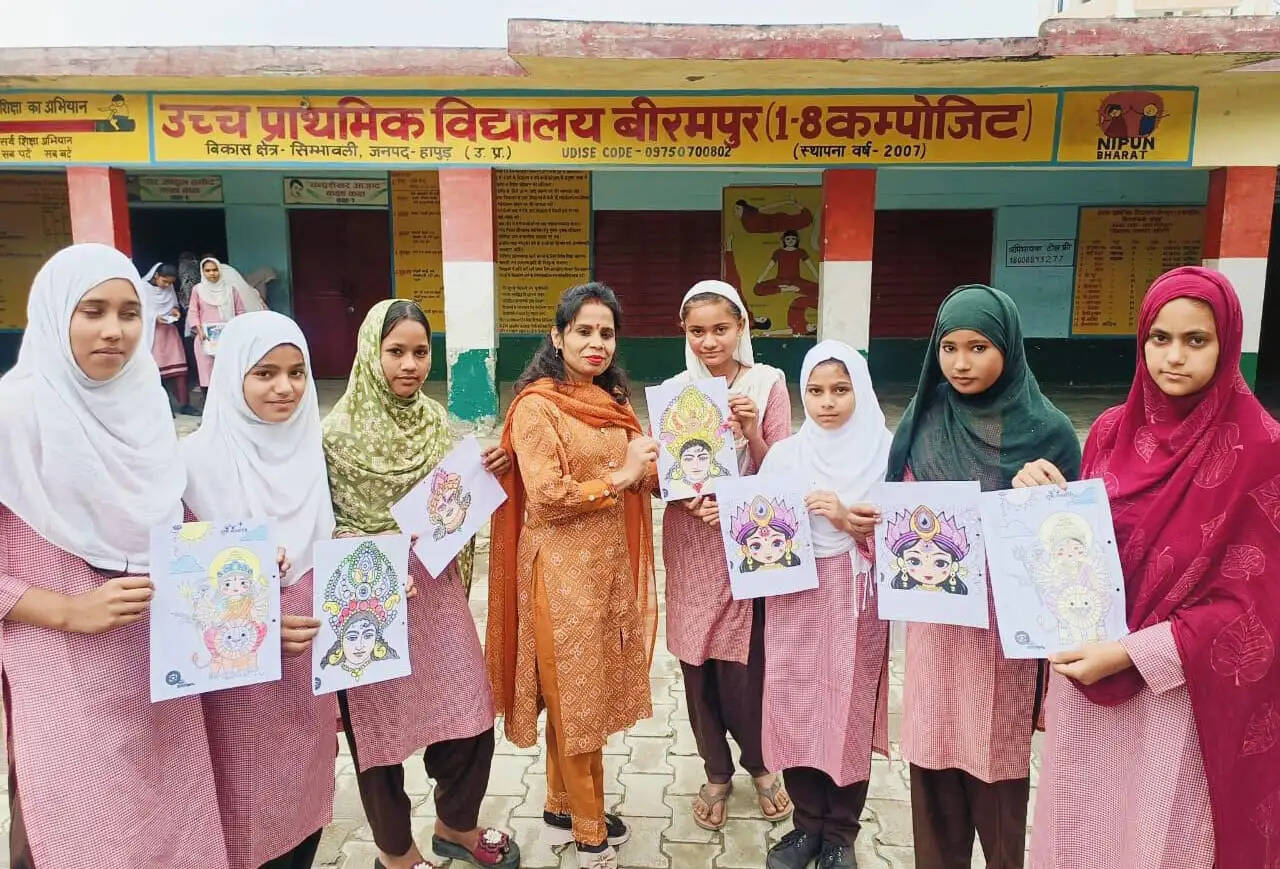 सरकारी विद्यालयों में सजी नवदुर्गा, 2.33 लाख बच्चों ने गढ़े शक्ति के प्रतीक