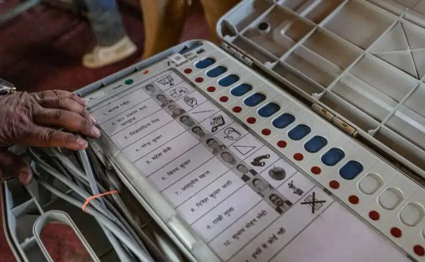 मिल्कीपुर में भाजपा और इरोड (ईस्ट) में द्रमुक उम्मीदवार आगे