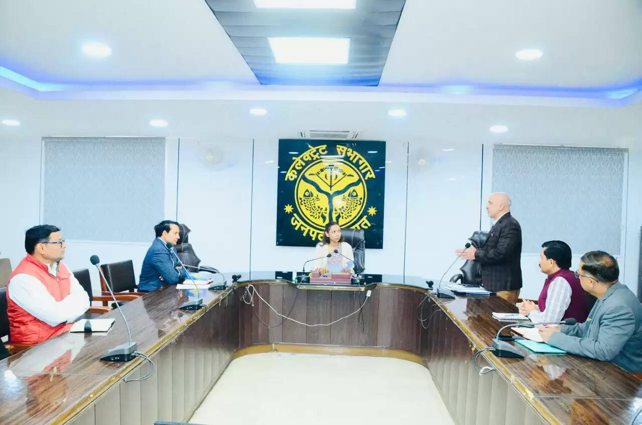 जनवरी से बागपत की 41 पैक्स होंगी डिजिटल: डीएम