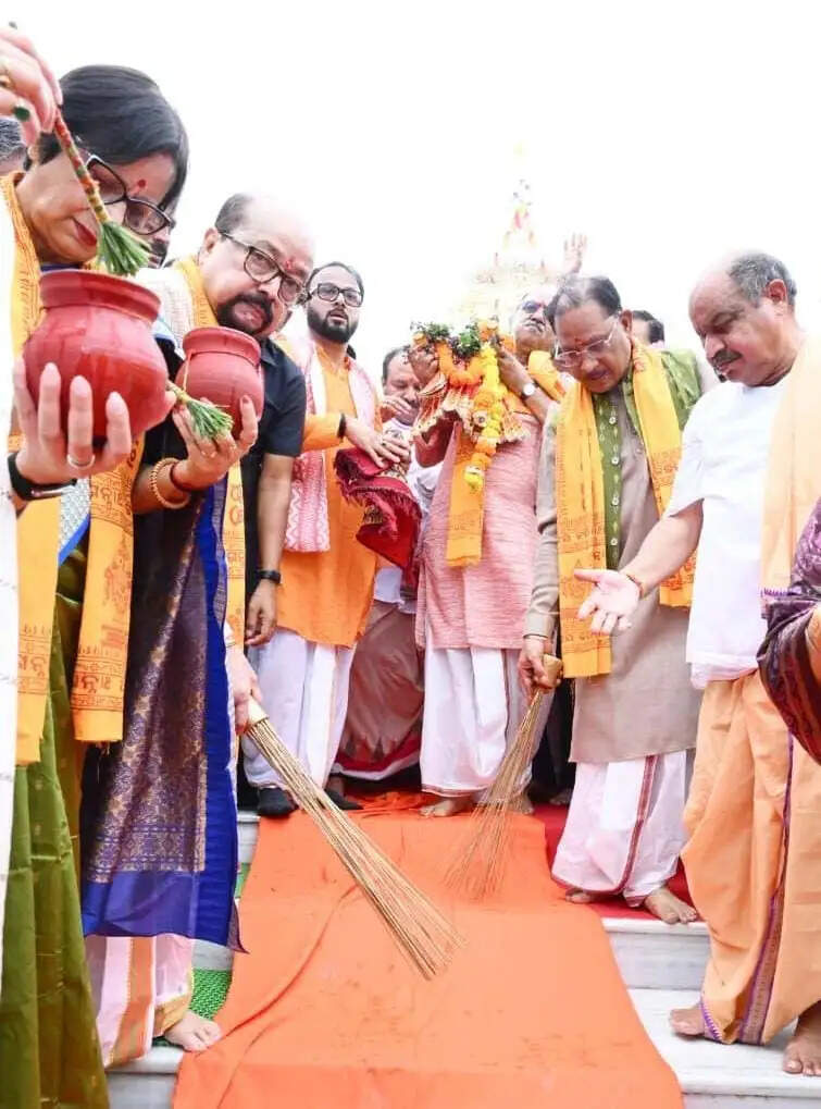 रथयात्रा हमारी आस्था, लोकसंस्कृति, सामाजिक समरसता और जनभागीदारी का जीवंत महापर्व : मुख्यमंत्री साय