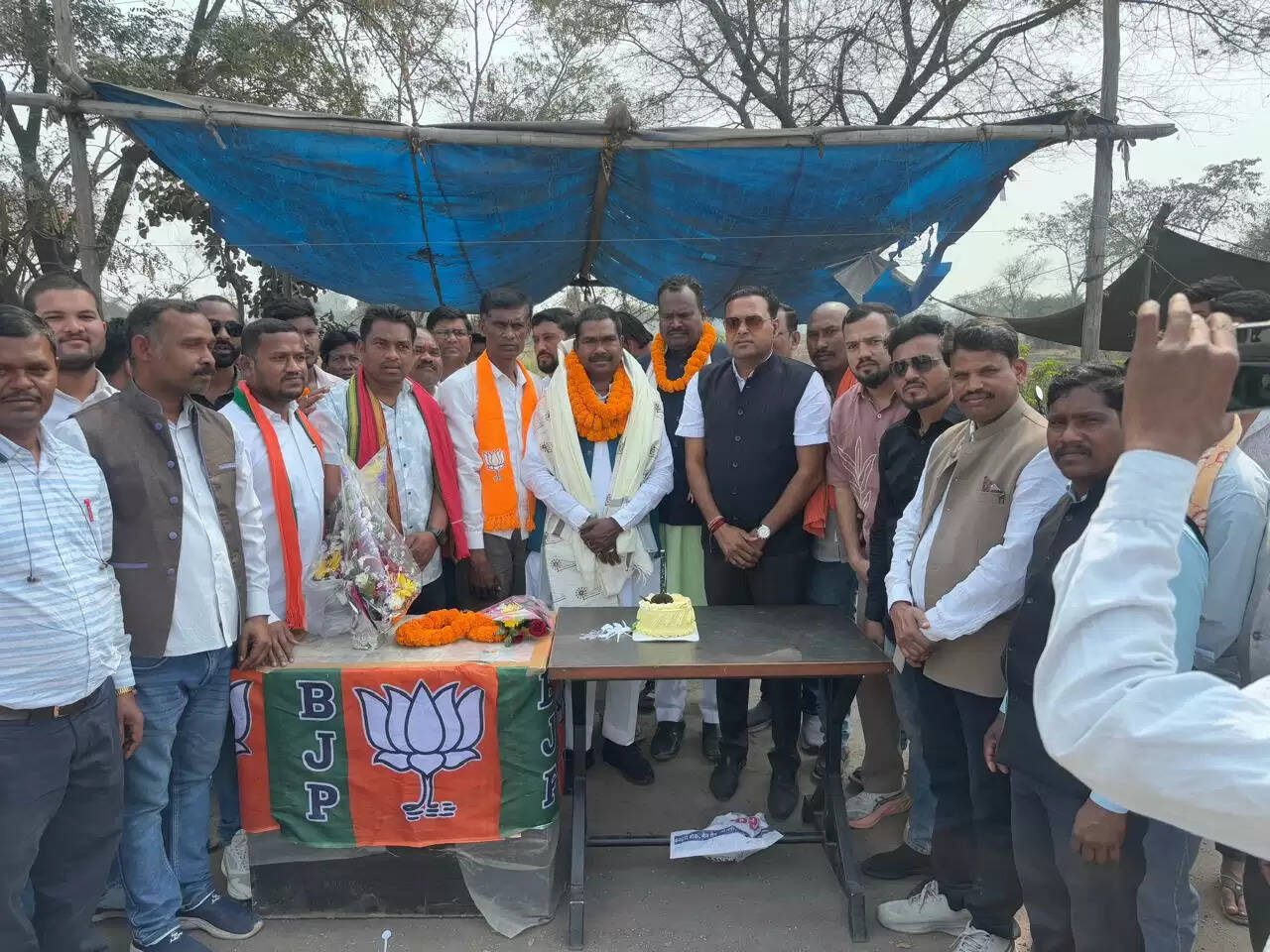 पुटपुरा चौक में अनुसूचित जनजाति मोर्चा के राष्ट्रीय अध्यक्ष समीर उरांव का आत्मीय स्वागत