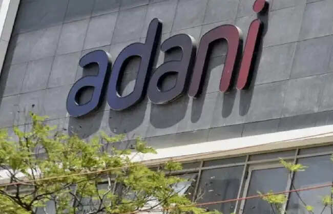 अडाणी समूह ने एयरलाइन कारोबार में उतरने की योजना से किया इनकार