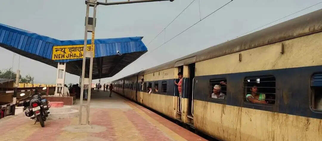 न्यू बायपास लाइन पर दौड़ेगी यात्री ट्रेनें, सरायगढ़ के झाझा जंक्शन पर रुकेगी पूर्णिया कोर्ट-आनंद विहार स्पेशल ट्रेन