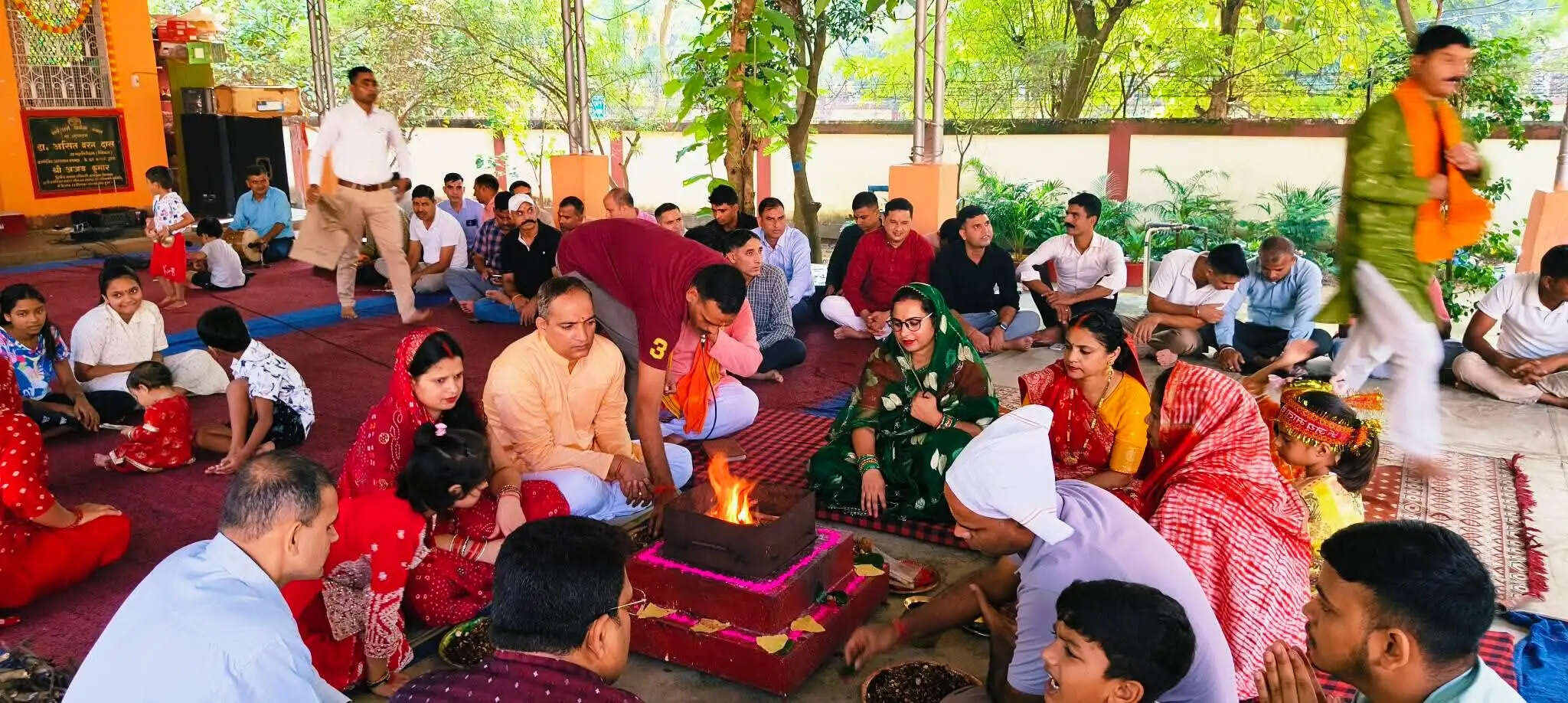 एसएसबी मुख्यालय स्थित मंदिर में पूजा अर्चना के साथ हवन