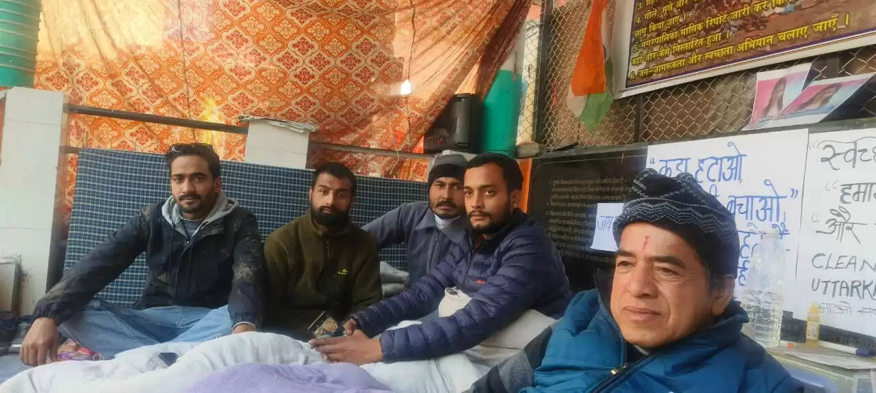 कूड़े के ढेर के खिलाफ आंदोलन 21वें दिन भी जारी