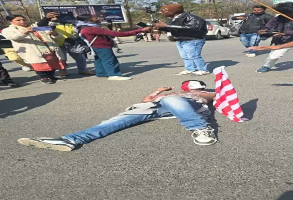 सोमा मुंडा की हत्या के विरोध में झारखंड बंद का व्यापक असर, रांची में भी जनजीवन प्रभावित