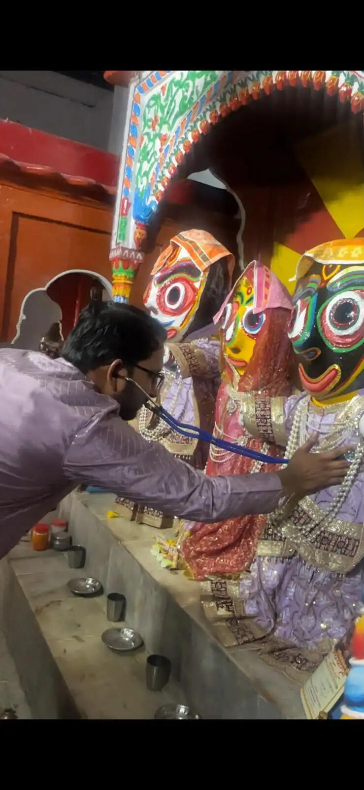 भगवान जगन्नाथ, बलभद्र व सुभद्रा का हुआ स्वास्थ्य परीक्षण, रथ यात्रा की तैयारियां पूरी