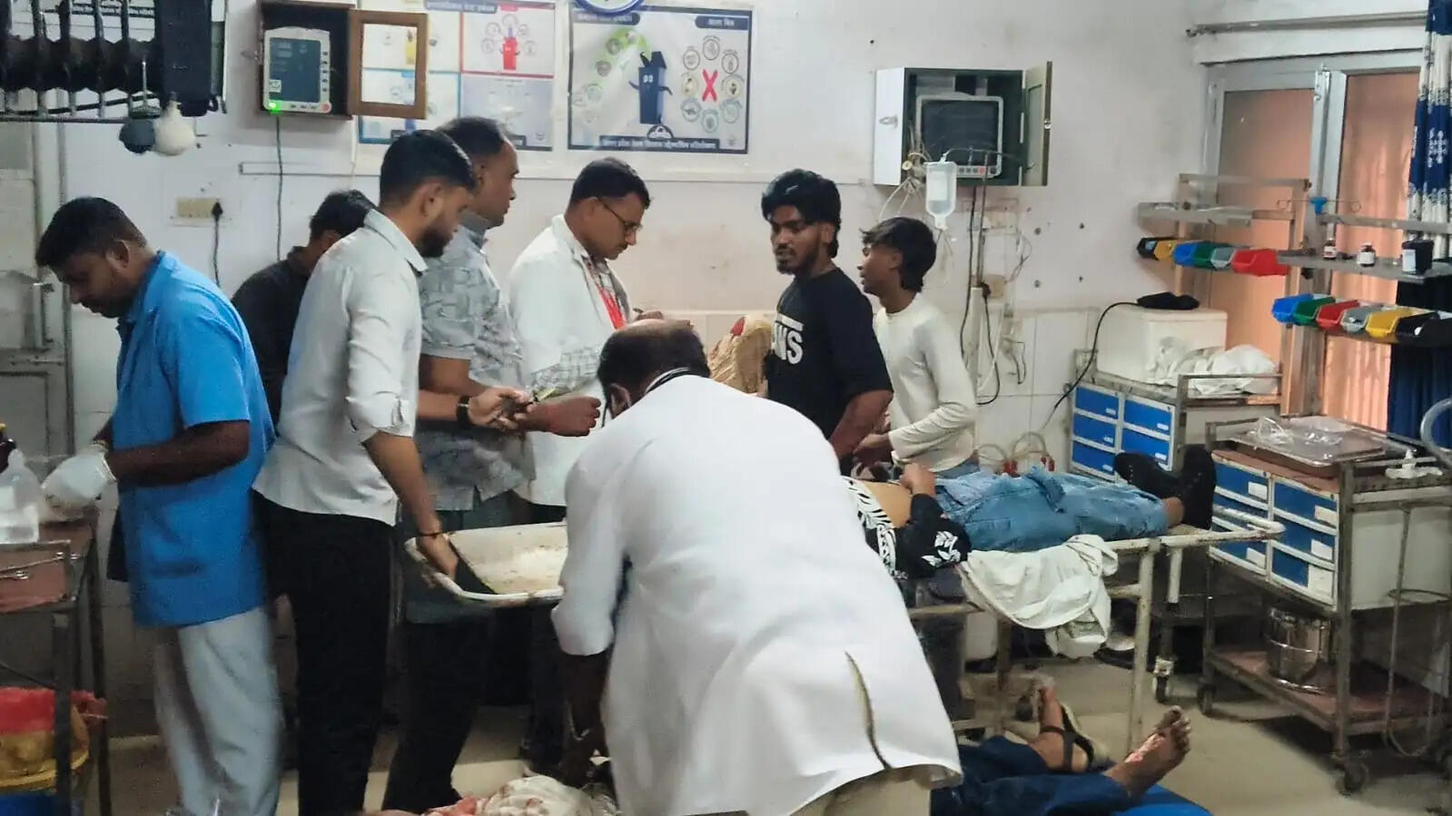 तेज रफ्तार टैंकर ने बाइक में मारी टक्कर, दो युवतियों की मौत, तीसरी गंभीर