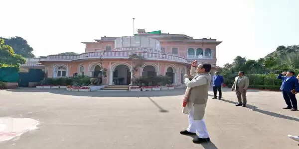 मुख्यमंत्री निवास पर पतंग उड़ाकर सीएम भजनलाल शर्मा ने मनाई मकर संक्रांति