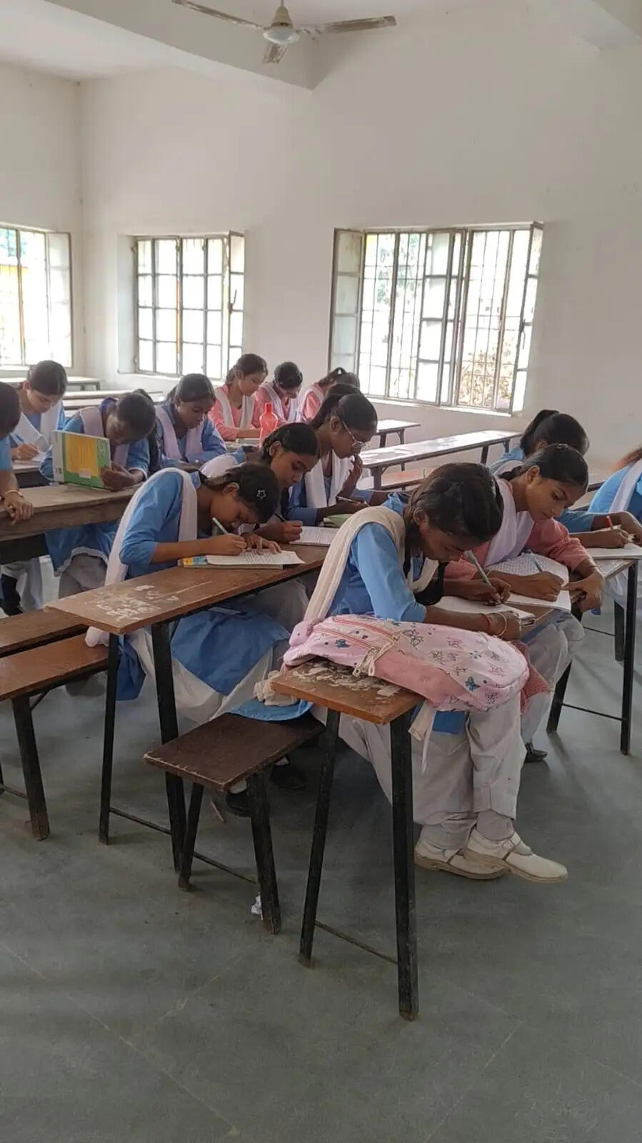 जिला विधिक सेवा प्राधिकार सारण ने किया निबंध प्रतियोगिता का आयोजन