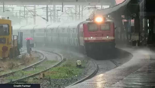 रतलाम: लगातार भारी बारिश के कारण, 14 ट्रेनें डायवर्ट, 8 ट्रेनें निरस्त