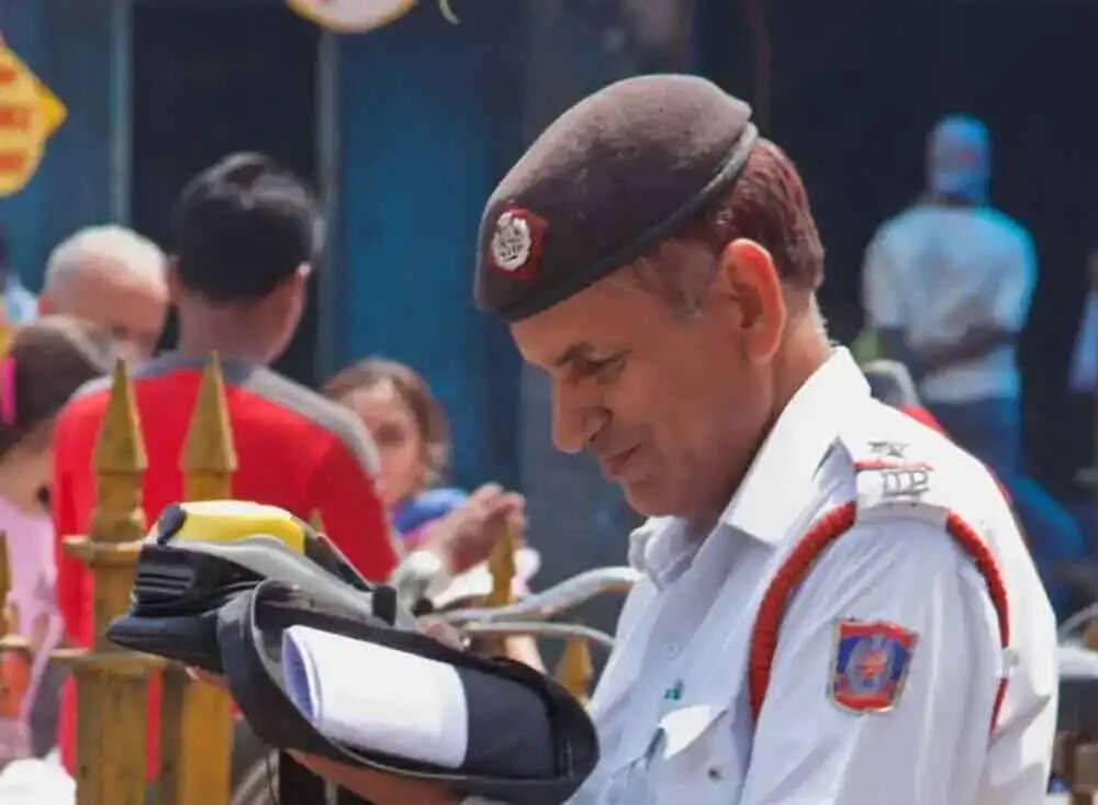 पेंडिंग ई-चालान पर सख्त कार्रवाई: पेमेंट न करने पर ट्रैफिक पुलिस गाड़ियां करेगी सीज