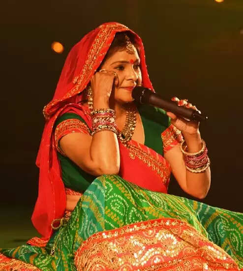 माघ मेले में प्रवाहित हो रही भक्ति, संस्कृति और संगीत की त्रिवेणी