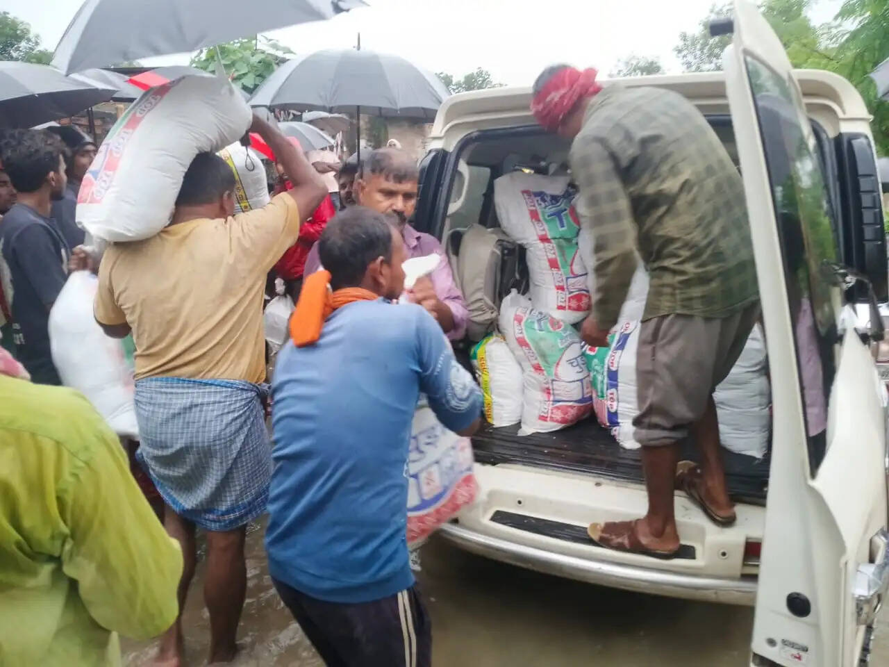 वाल्मीकिनगर विधानसभा क्षेत्र को बाढ़ प्रभावित घोषित करने की विधायक ने की मांग
